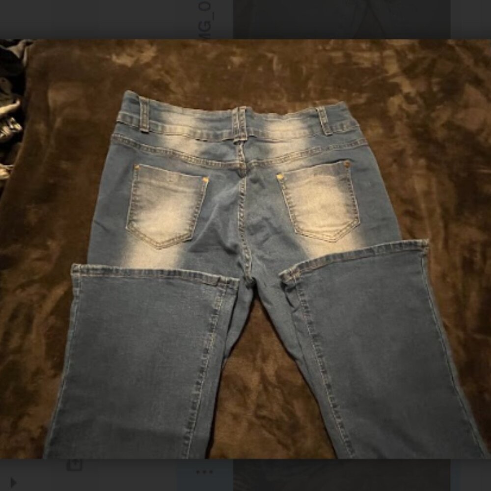 Jeans - Picture 2 of 4